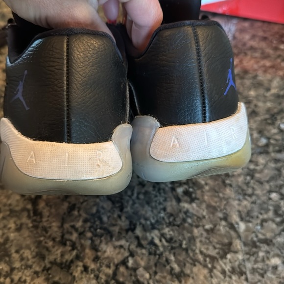 Jordan Kids Black and Blue Athletic Shoes 7Y - Picture 10 of 15